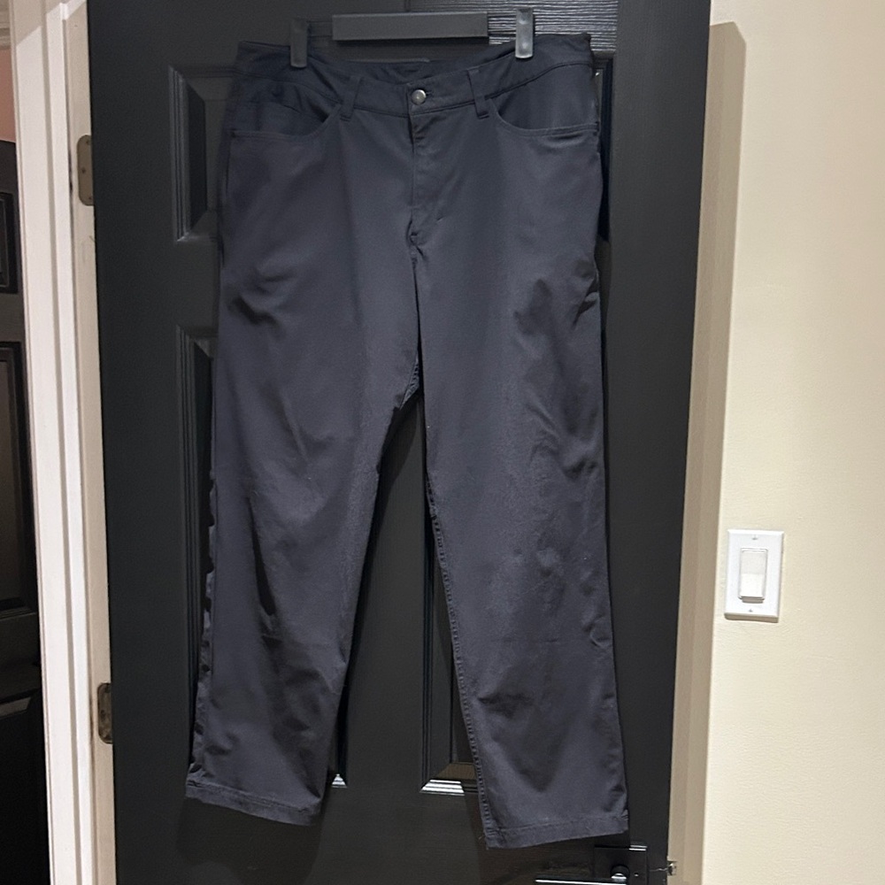 Lululemon black men’s ABC pants